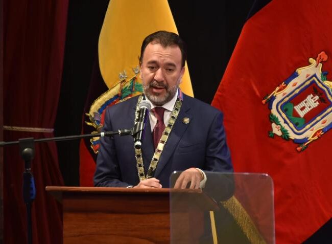 Revocatoria en Quito: Autoridades respaldan a Pabel Muñoz mientras crece la recolección de firmas