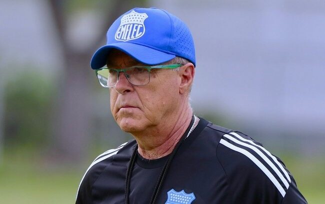 ¿Se va o se queda? Jorge Guzmán analiza la continuidad de Jorge Célico en Emelec