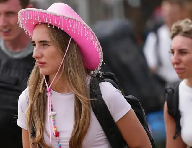 Arranca el festival Glastonbury marcado por la controversia