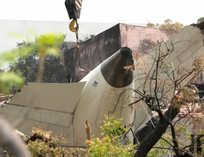 Hallan la segunda caja negra del avión siniestrado en India que dejó más de 270 muertos