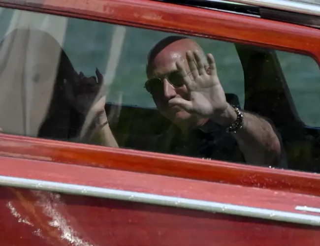 Bezos: amenaza de cocodrilos inflables cambia planes de boda