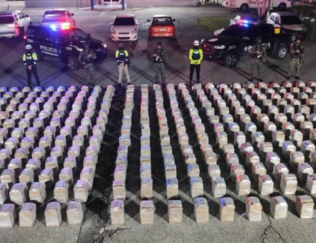 Panamá incauta más de siete mil paquetes de droga en contenedor proveniente de Ecuador