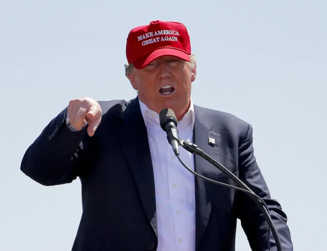 Trump condena atentado en Colorado y exige deportación de radicales ilegales