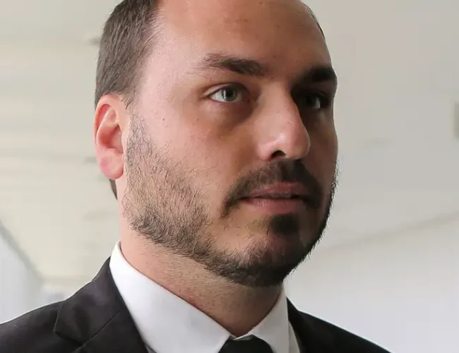 Brasil: Carlos Bolsonaro acusado de espionaje ilegal