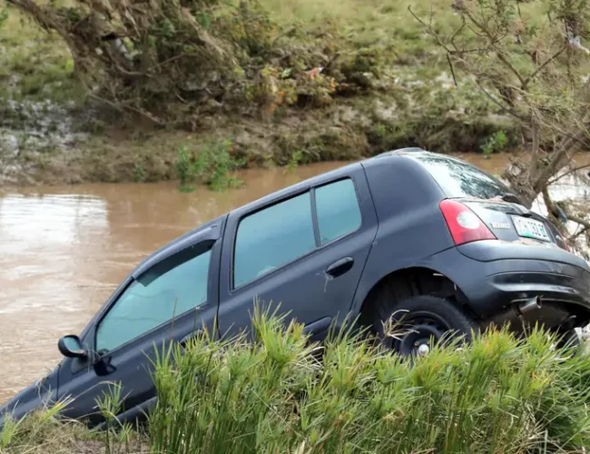El número de víctimas por lluvias torrenciales en Sudáfrica asciende a 90