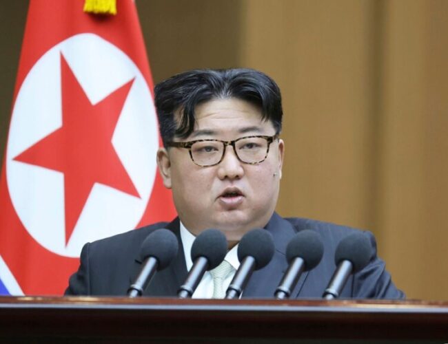 Corea del Norte emplearía globos para intentar recuperar su buque de guerra más avanzado