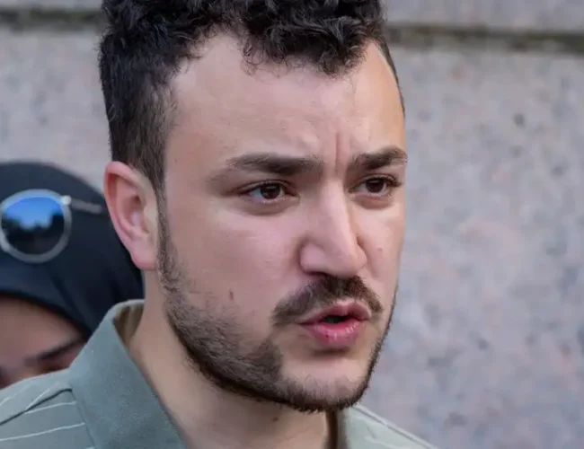 Gobierno de Trump rehúsa liberar a estudiante propalestino pese a fallo judicial que ordena su excarcelación