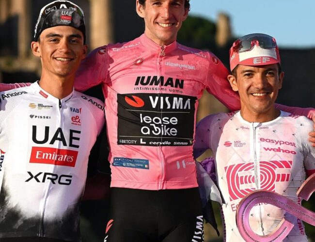 Simon Yates gana el Giro de Italia 2025; Richard Carapaz cierra en el podio con un destacado tercer lugar