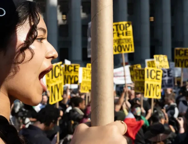 Trump pausa su programa de redadas masivas contra migrantes en Estados Unidos