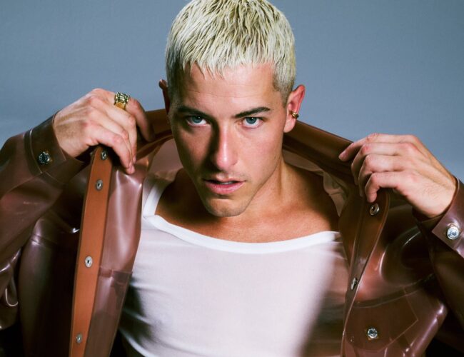 Taz Skylar, actor de «One Piece», llega a Guayaquil para Comic Con Ecuador 2025 y prueba ceviche local