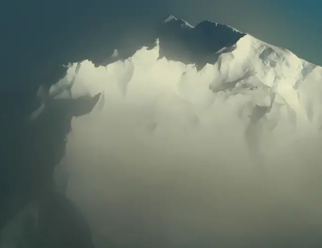 Algo bajo el hielo antártico está enviando extrañas señales