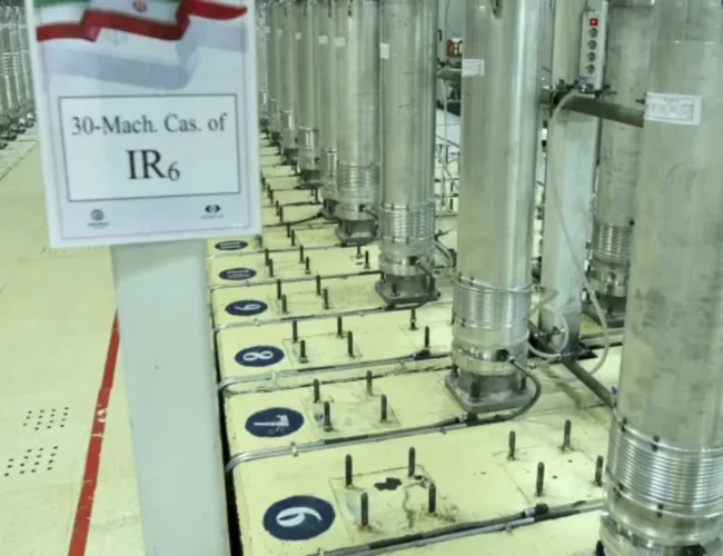 Lo que sabemos sobre los tres sitios nucleares iraníes que fueron atacados por EE.UU.