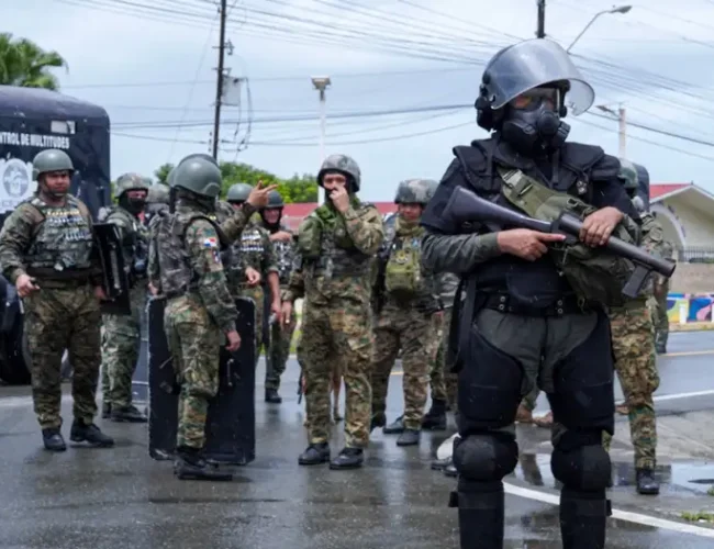 Panamá reporta más de 300 detenidos en violentas protestas