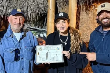 Shakira sorprende en Quito: visita la Mitad del Mundo y comparte fotos en Intiñán