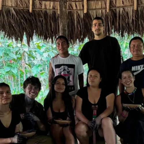 Shawn Mendes comparte lección de vida tras convivir con indígenas Sarayaku en Ecuador