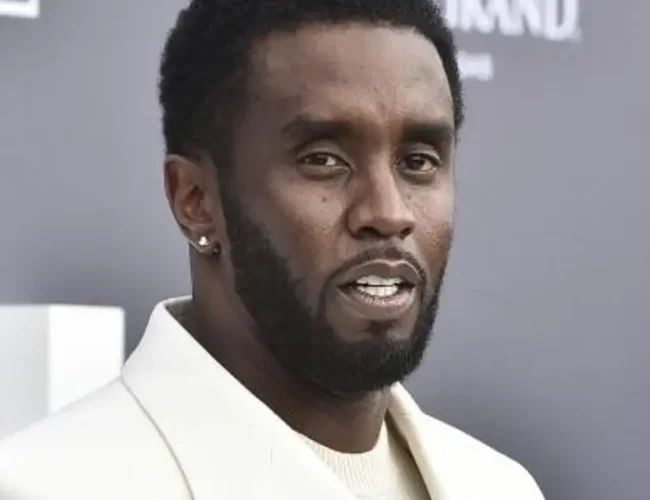 ¡Irreconocible! Se filtra la primera foto de Sean Diddy Combs en su nueva prisión