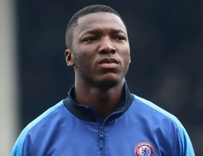 Moisés Caicedo: “Es especial ayudar a otros jugadores, como me ayudaron a mí”