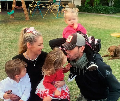 Enrique Iglesias y Anna Kournikova, padres por cuarta vez