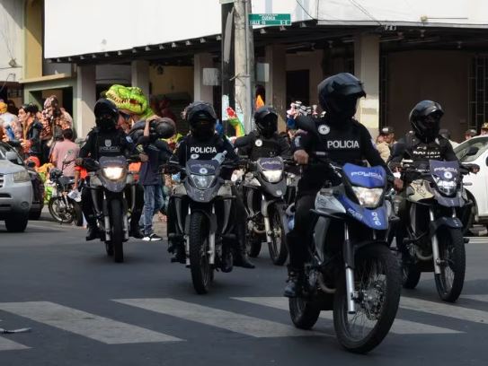 Más presencia policial en la 6 de marzo de Guayaquil por robos a compradores de monigotes
