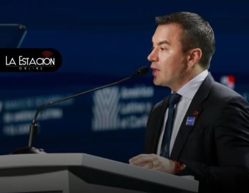 Noboa aborda temas de pobreza, educación y seguridad en foro económico en Panamá