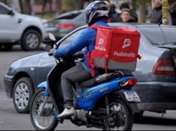 Delincuentes se disfrazan de repartidores para asaltar