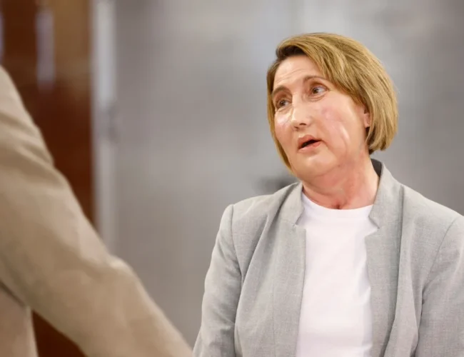 España realiza el primer trasplante de rostro y marca un hito médico