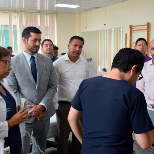 Presidente del IESS inspecciona unidades médicas en Santo Domingo de los Tsáchilas y reactiva tecnología de alta gama