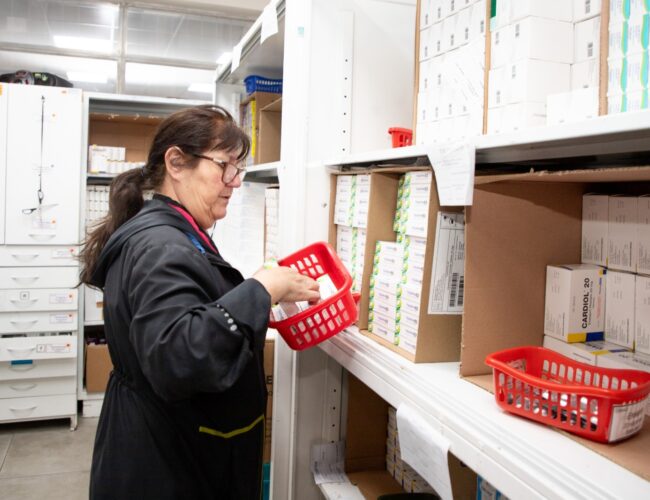 IESS fortalece el abastecimiento de medicamentos con compra centralizada y adquisición de antirretrovirales