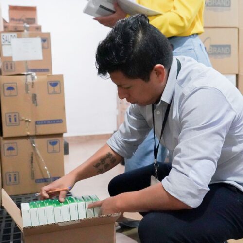 IESS inicia recepción de 169 millones de unidades de 102 fármacos esenciales para su distribución a escala nacional