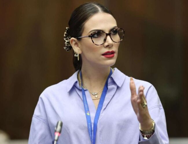 Exasambleísta Ana Galarza participará en Miss Universo Ecuador