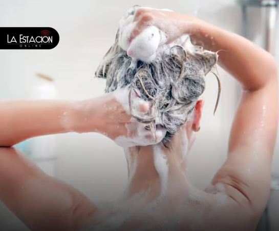 ¿Es mejor ducharse en la mañana o en la noche?