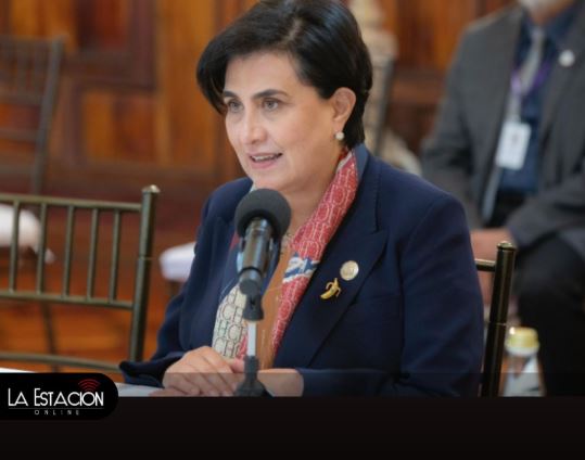 Canciller Sommerfeld responde a Petro, que denuncia Bombardeos a Colombia desde Ecuador