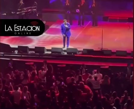 Cristian Castro sorprende a sus seguidores durante un concierto en Monterrey