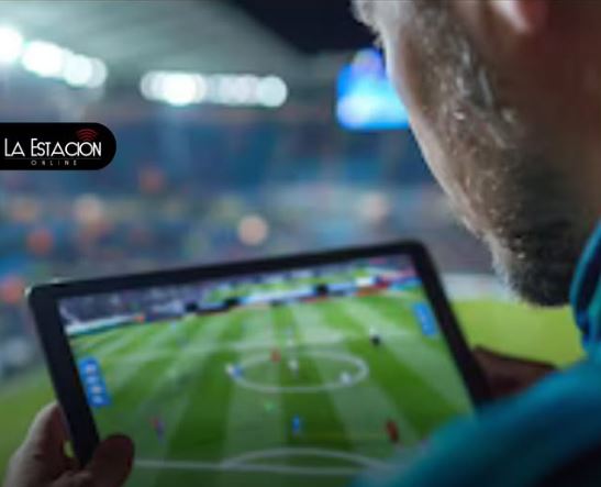 Hinchas ecuatorianos apuestan por el deporte digital