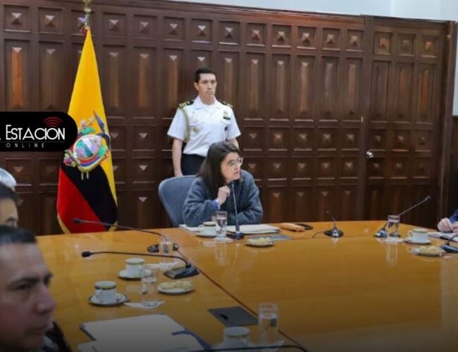 Vicepresidenta Pinto encabeza reunión para revisar avances de intervención del hospital Teodoro Maldonado Carbo