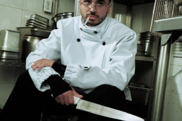 Álvaro Díaz estrena su concepto musical ‘OMAKASE’, un viaje sonoro dividido en alta cocina y sazón latina.