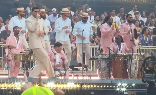 ¡Quevedo sorprendió en el último concierto de Bad Bunny en Madrid!