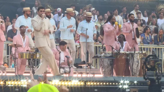 ¡Quevedo sorprendió en el último concierto de Bad Bunny en Madrid!
