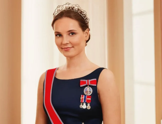 La princesa heredera de Noruega, Ingrid Alexandra, protagonizó un emotivo encuentro con la selección nacional tras la histórica victoria por 2-1 sobre Brasil en los octavos de final del Mundial.