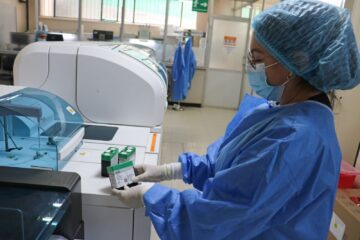 El Gobierno Nacional destinó una inversión superior a USD 1,9 millones para fortalecer el área de laboratorio del Hospital de Especialidades José Carrasco Arteaga (HJCA), con el objetivo de optimizar los servicios de diagnóstico y reducir los tiempos de espera para los pacientes.
