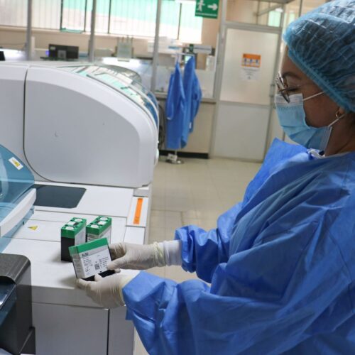 El Gobierno Nacional destinó una inversión superior a USD 1,9 millones para fortalecer el área de laboratorio del Hospital de Especialidades José Carrasco Arteaga (HJCA), con el objetivo de optimizar los servicios de diagnóstico y reducir los tiempos de espera para los pacientes.