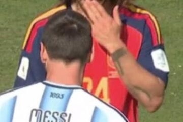 Un curioso momento entre Lionel Messi y Marc Cucurella se volvió viral durante el partido, luego de un malentendido que rápidamente captó la atención de los aficionados.