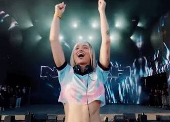 La DJ belga Novah fue una de las grandes protagonistas de Tomorrowland al ofrecer un intenso set de 34 canciones, apostando de principio a fin por el techno sin hacer concesiones a otros estilos.