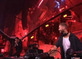 El DJ y productor escocés Calvin Harris vivió un debut inolvidable en el Mainstage de Tomorrowland, sorprendiendo al público con la aparición especial del cantante John Newman para interpretar en vivo «Blame», uno de los mayores éxitos de ambos artistas.