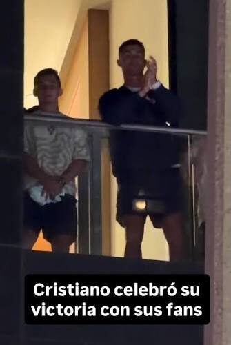 Cristiano Ronaldo y la selección de Portugal recibieron un impresionante recibimiento por parte de miles de aficionados en Toronto, tras asegurar su clasificación a los octavos de final del Mundial 2026.