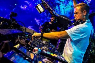 El DJ y productor neerlandés Armin van Buuren sorprendió a miles de asistentes durante una edición de Armin Only con una puesta en escena que hizo creer al público que el espectáculo sufría una falla técnica.