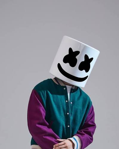 A casi una década de su lanzamiento, «Alone», del DJ y productor estadounidense Marshmello, continúa siendo uno de los temas más representativos de la música electrónica.